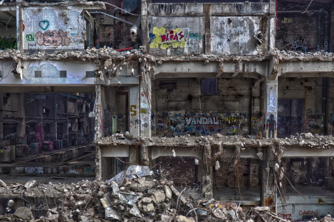 企业拆迁补偿维权案例：企业承租厂房遇拆迁“合同终止”，补偿管谁要？