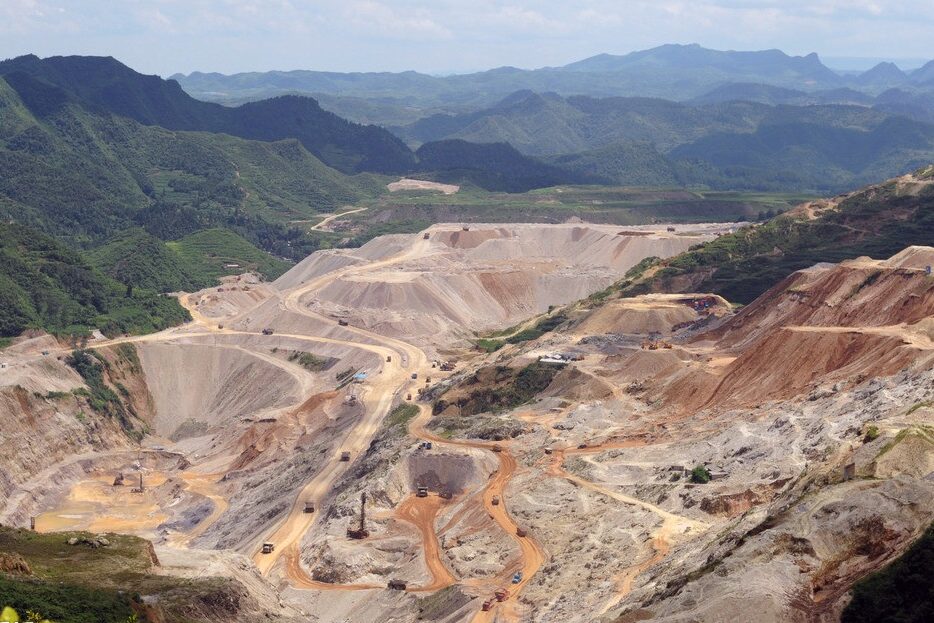 1751523501-重庆嘉陵滨江岸线修复工程涉及企业搬迁,环保补偿与征收补偿如何双重保障?